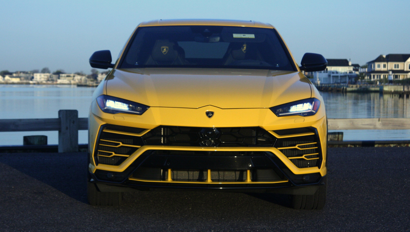 Illustration for article titled What It's Like to Use a 641 HP Lamborghini Urus as an Actual Family Car